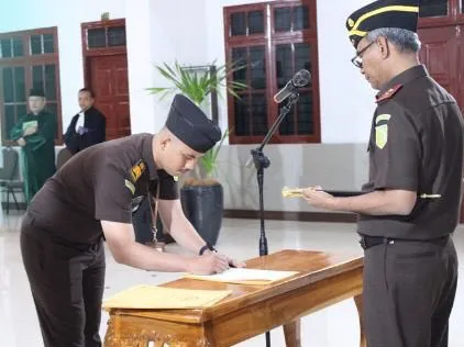 Kajati Muhibuddin, S.H. M.H lantik 39 PNS pada Kejati Sumut