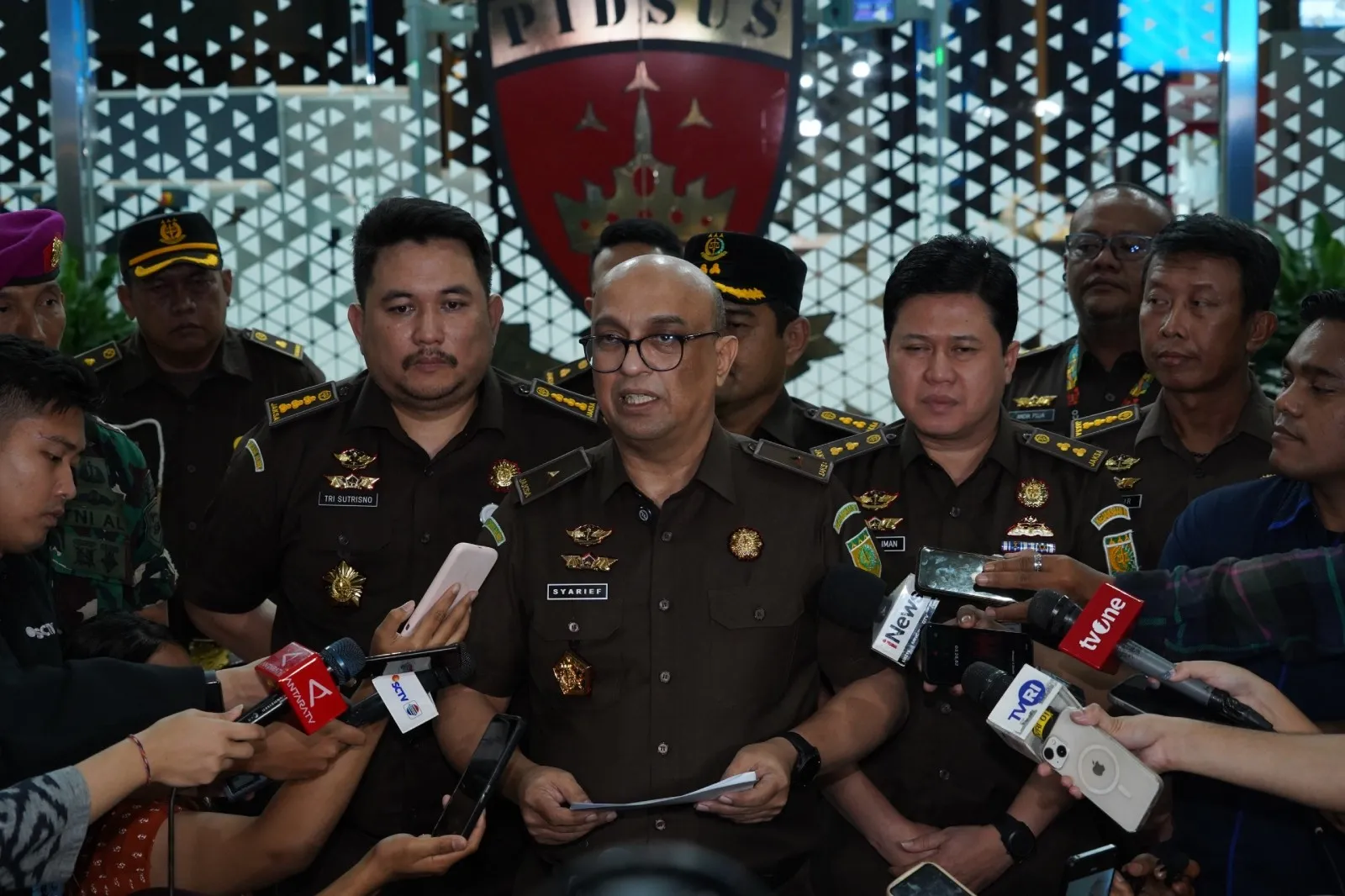 Tim Penyidik JAM PIDSUS Tetapkan YHF Anggota Ombudsman Tersangka Perkara Perintangan Perkara Ekspor CPO Tahun 2022