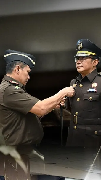 Kajati Jabar Lantik Asisten Intelijen dan Kajari Kota Cirebon