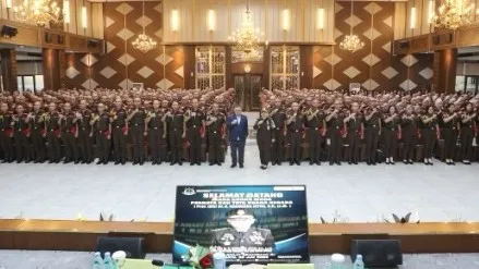 Jamdatun Prof. Dr. R. Narendra Jatna, S.H., LL.M. memberikan pembekalan kepada peserta PPPJ Angkatan 83 Gelombang I 2026
