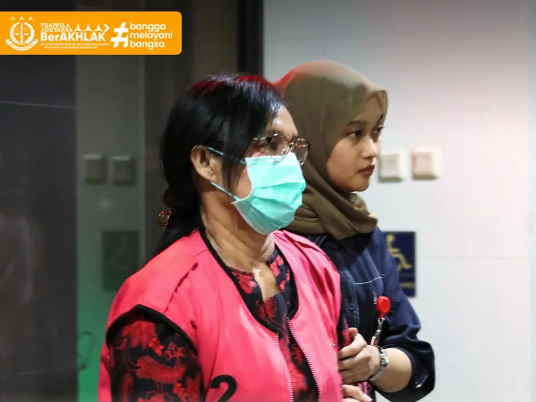 Kejari Jakarta Timur Tahan Tersangka DMS Terkait Perkara Dugaan Korupsi Pengadaan Mesin Jahit di Sudin PPKUKM Senilai Rp9 Miliar