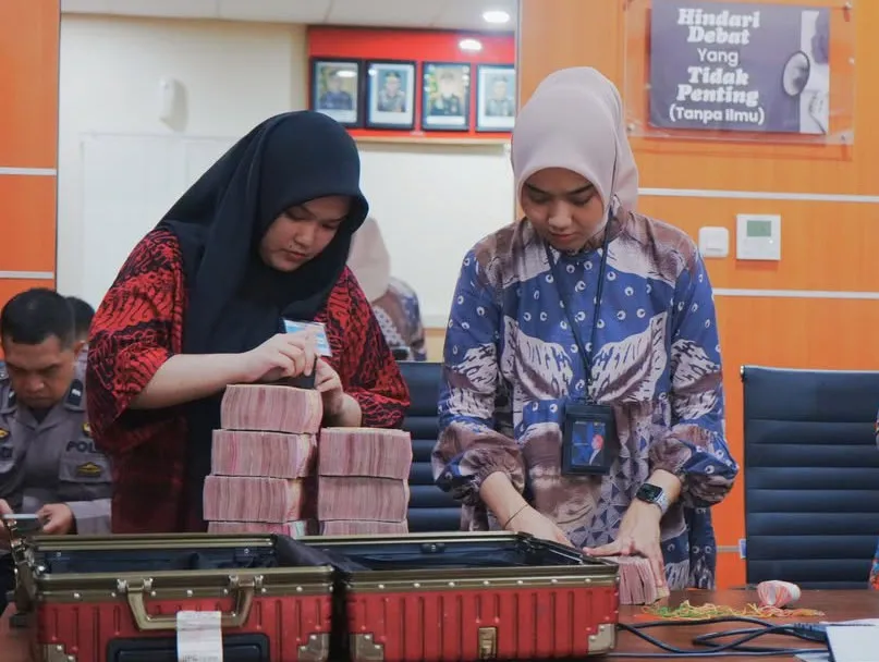 Terpidana Kasus Kosmetik Bermerkuri Si Ratu Emas Mira Hayati Bayar Pidana Denda Rp 1 Miliar di Kejari Makassar