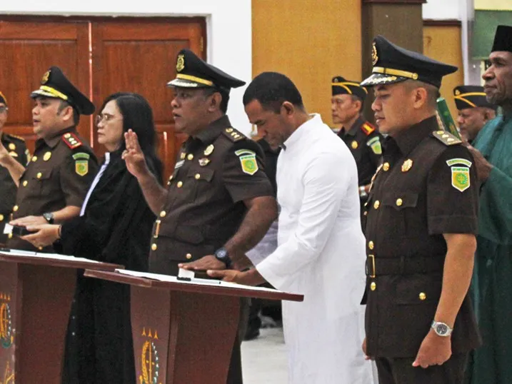 Kajati Papua Lantik 3 Pejabat Eselon II