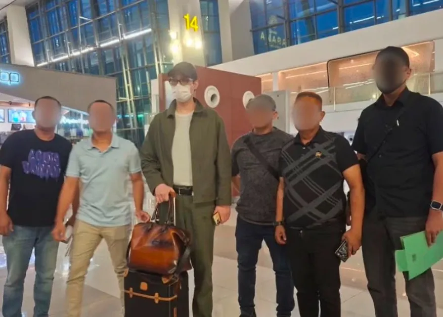 Tim SIRI Kejaksaan Tangkap Buronan Perkara Penipuan Bisnis Batu Bara Richard Muljadi