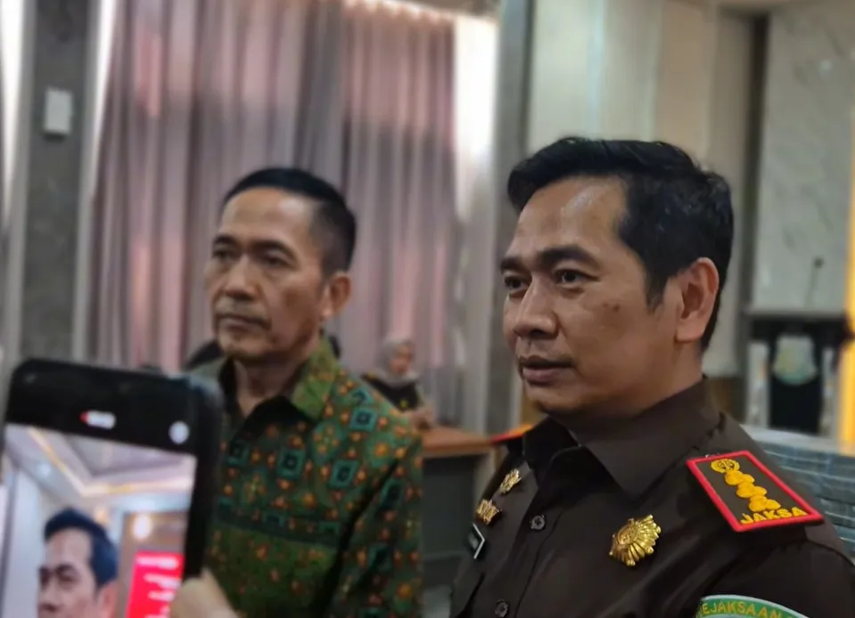 Kejari Palembang Serahkan Uang Pengembalian Kerugian Keuangan Negara dan Pemulihan Keuangan Daerah ke Pemkot Senilai Rp8,92 Miliar