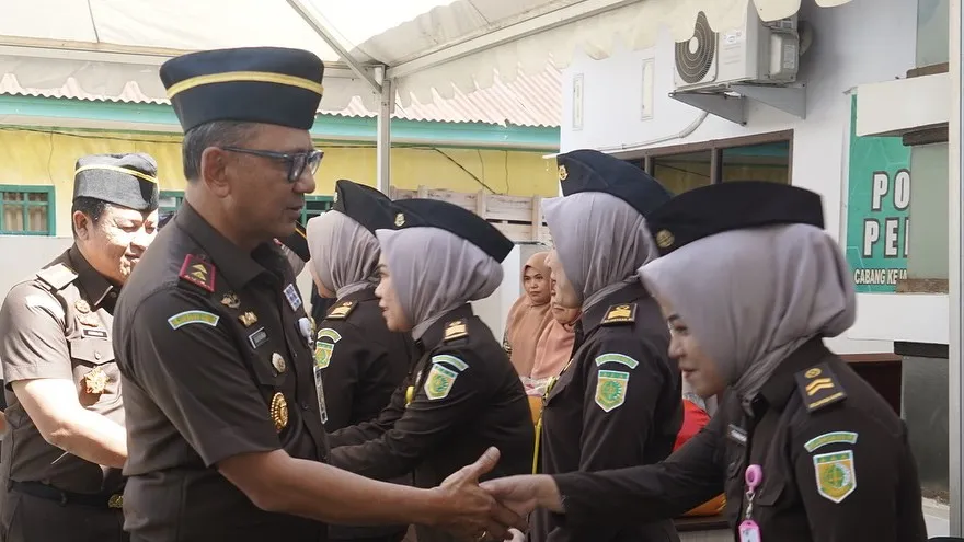Kajati Sulsel melakukan peninjauan ke kantor Cabjari Bone di Kajuara