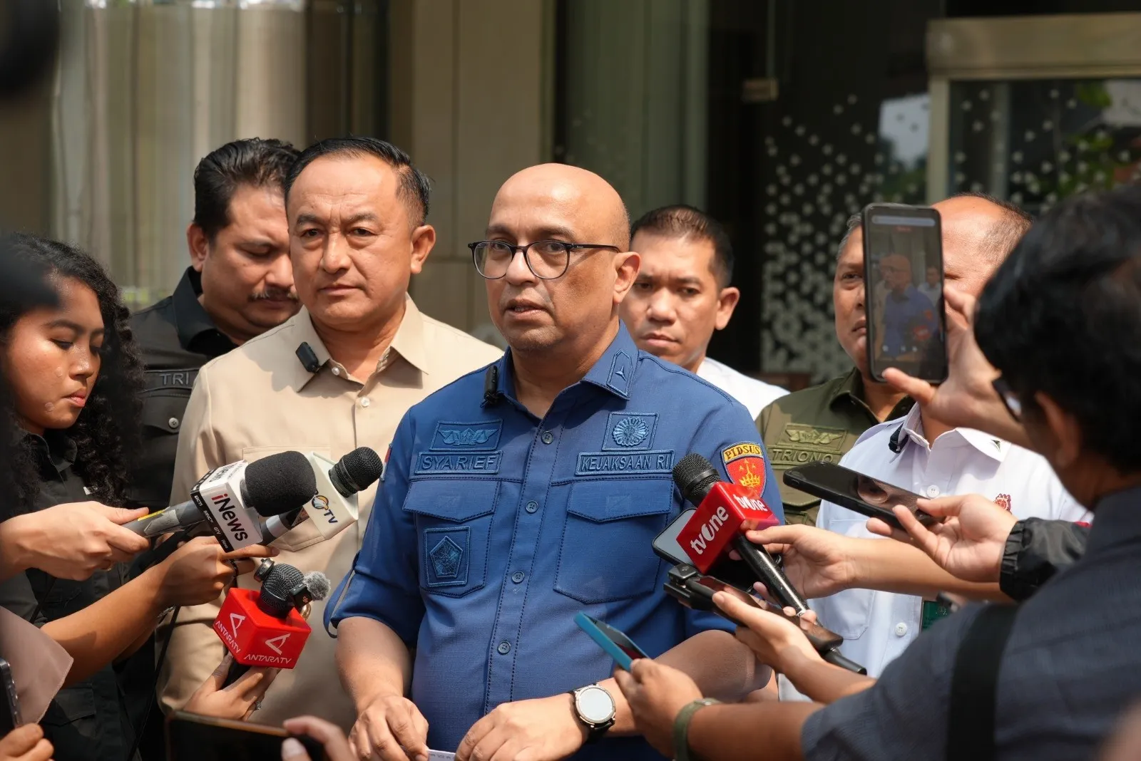 Kejagung Tetapkan LMI Kepala Biro Hukum dan Humas BGN Sebagai Tersangka Dugaan Korupsi Tata Kelola MBG